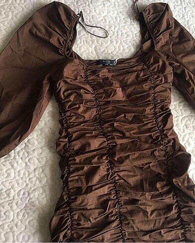 BERSHKA KAHVERENİ BÜZGÜLÜ / DRAPELİ ELBİSE