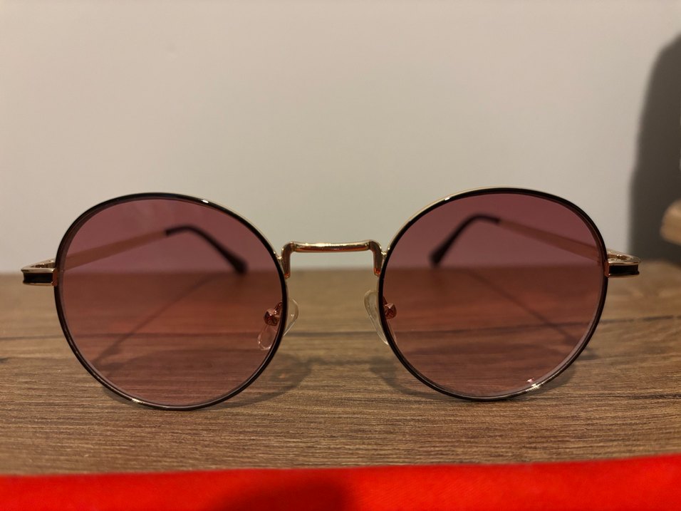 Klasik Şeffaf Kırmızı Kadın Güneş Gözlüğü - Görsel 3