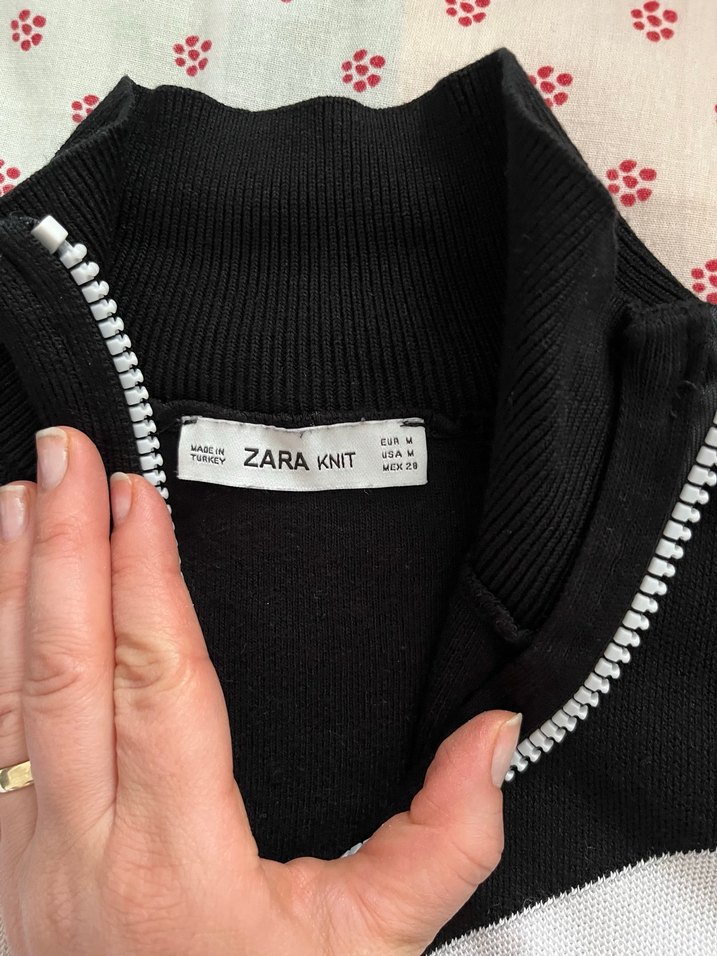 Kızlar İçin Siyah Fermuarlı Yüksek Yakalı Sweatshirt - Görsel 3