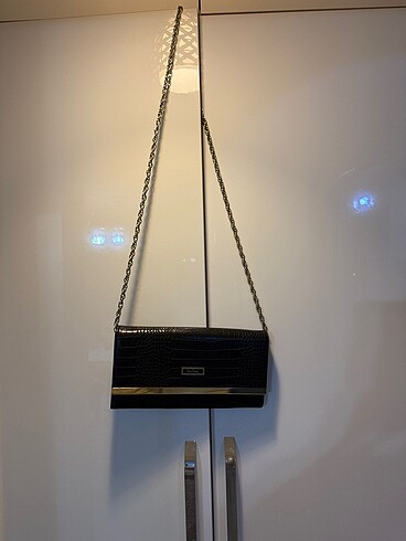 Pierre Cardin Çanta uzunluk en 27 cm boy 14 cm zincir boyu 60 cm