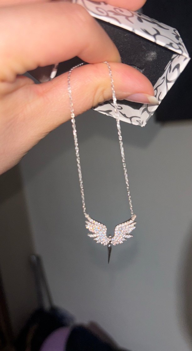 Beyaz Pul Detaylı Melek Kanadı Midi Kolye - Görsel 4