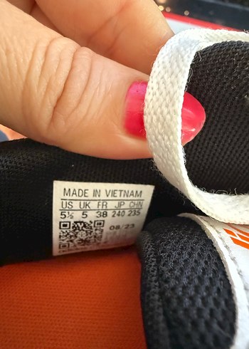 Renkli Baskılı Beyaz Adidas Spor Ayakkabı - Görsel 5