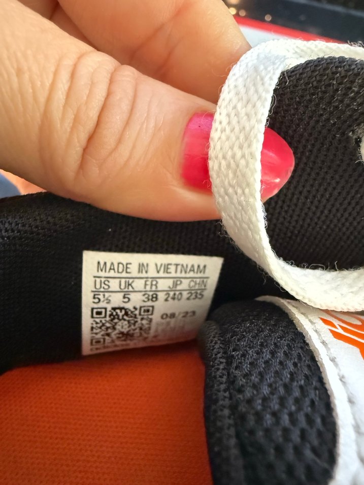 Renkli Baskılı Beyaz Adidas Spor Ayakkabı - Görsel 5