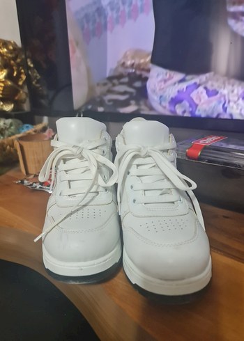 37 Beden Kalin topuk spor ayakkabı
