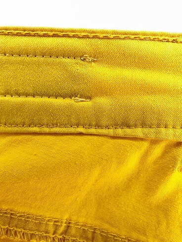 universal Beden sarı Renk Bershka Jean / Kot %70 İndirimli.