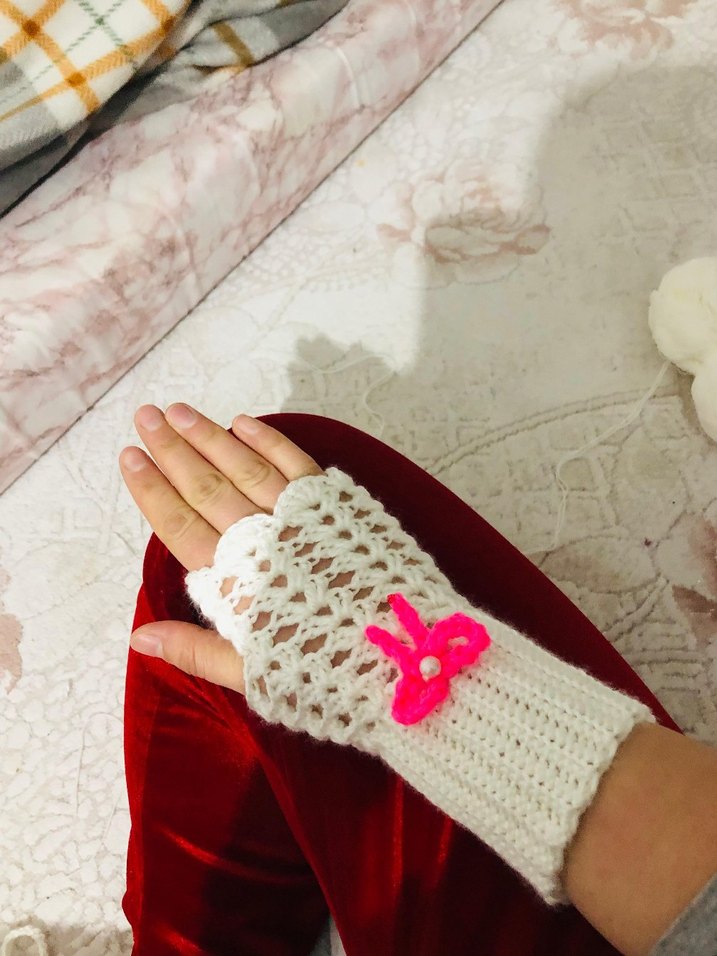 Dantel Detaylı Beyaz Örgü Kadın Eldiveni - Görsel 2