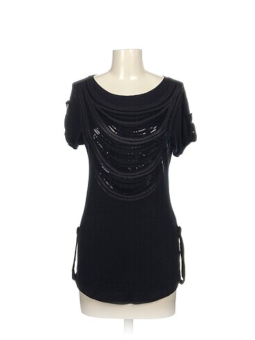 Diğer T-shirt %70 İndirimli.
