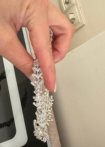 YAPRAK DESENLİ GELİN TACI
Düğün Tacı - Görsel 6