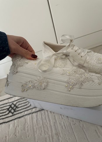 Dantel Detaylı Beyaz Platform Topuklu Kadın Spor Ayakkabı - Görsel 5