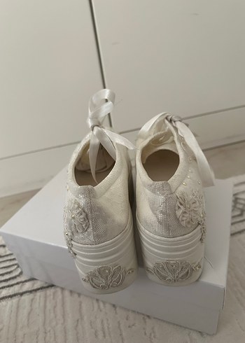 Dantel Detaylı Beyaz Platform Topuklu Kadın Spor Ayakkabı - Görsel 4