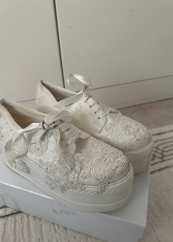 Dantel Detaylı Beyaz Platform Topuklu Kadın Spor Ayakkabı - Görsel 6