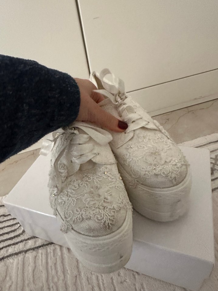 Dantel Detaylı Beyaz Platform Topuklu Kadın Spor Ayakkabı - Görsel 2