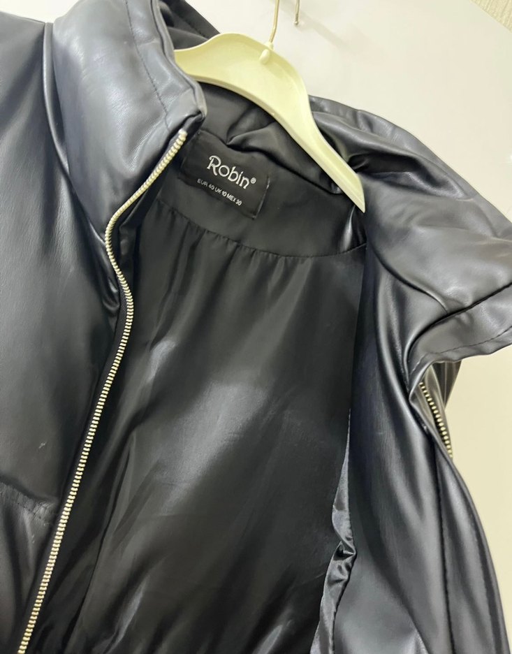 Siyah Deri Kemerli Kolsuz Kadın Yelek - Görsel 3