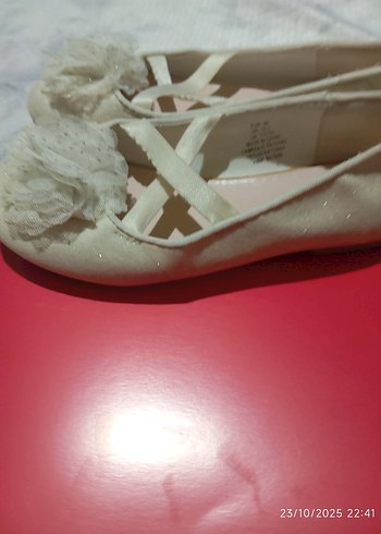 Beyaz Fırfırlı Kız Babet Ayakkabı - Görsel 2