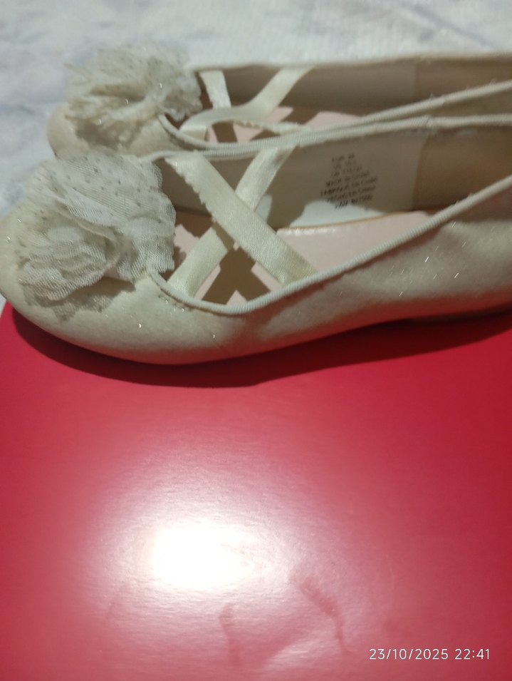 Beyaz Fırfırlı Kız Babet Ayakkabı - Görsel 2