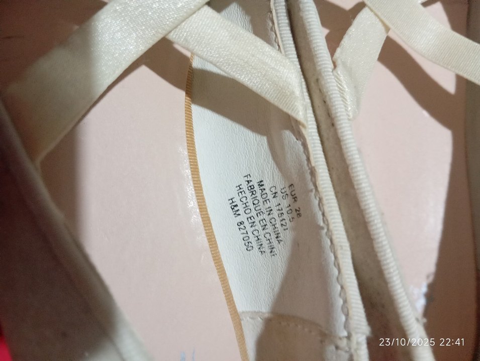 Beyaz Fırfırlı Kız Babet Ayakkabı - Görsel 4