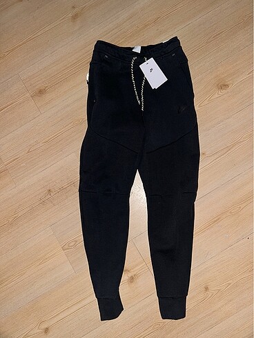 Nike tech fleece Xs beden