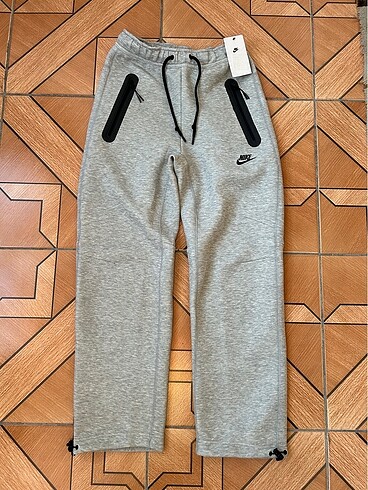NİKE TECH JOGGER XS BEDEN