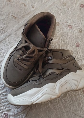 Gri haki Bağcıklı Kadın Dolgu Topuk Spor Ayakkabı