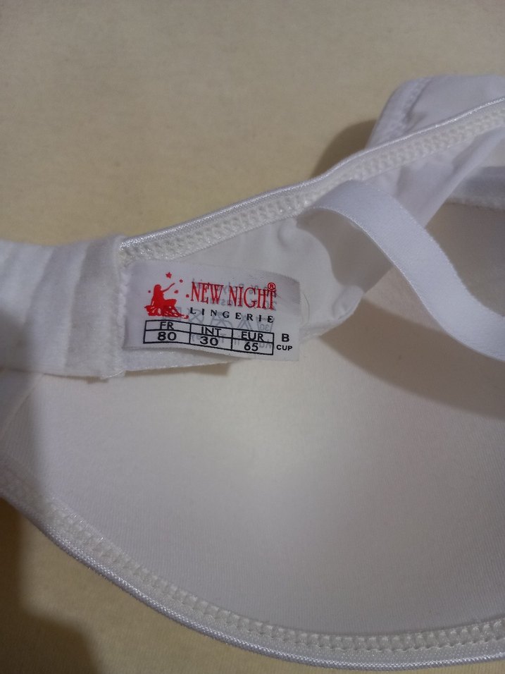 Beyaz Desteksiz Sütyen - Görsel 3