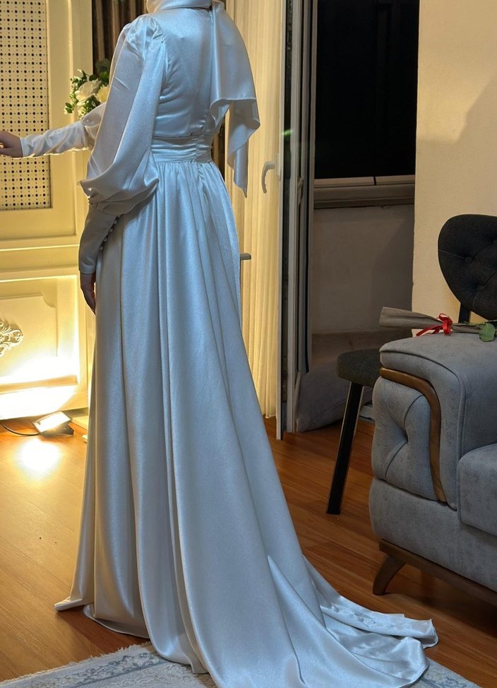 Uzun Beyaz A Kesim Yüksek Yakalı Gelinlik - Görsel 2