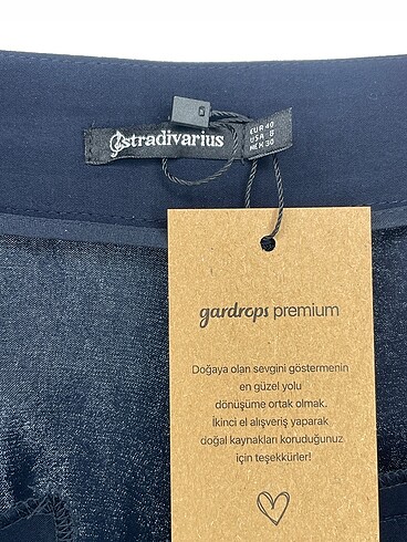 40 Beden lacivert Renk Stradivarius Düz Kesim %70 İndirimli.