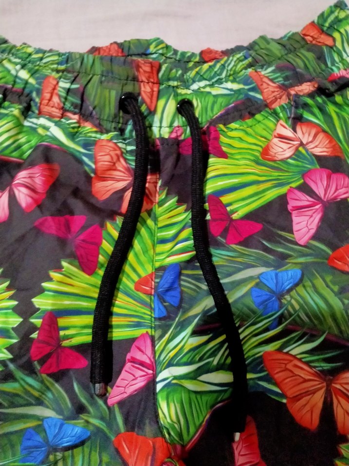 Renkli Kelebek Desenli Deniz Şortu - Görsel 3