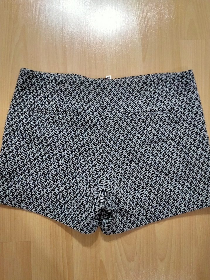 Gri Mini Dar Kesim Şort - Görsel 3