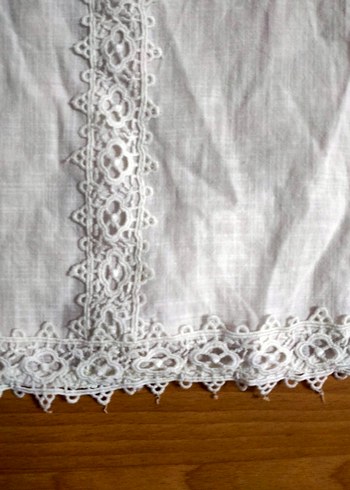 Dantel Detaylı Beyaz Keten Bluz - Görsel 3