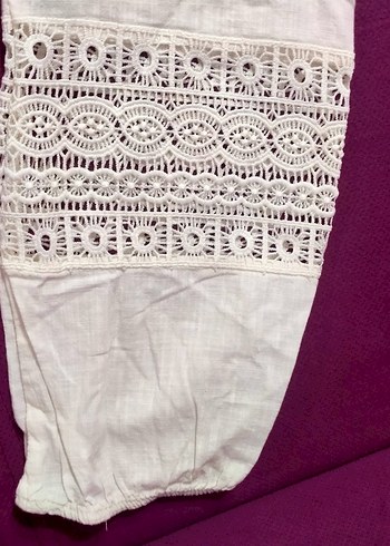 Dantel Detaylı Beyaz Keten Bluz - Görsel 4