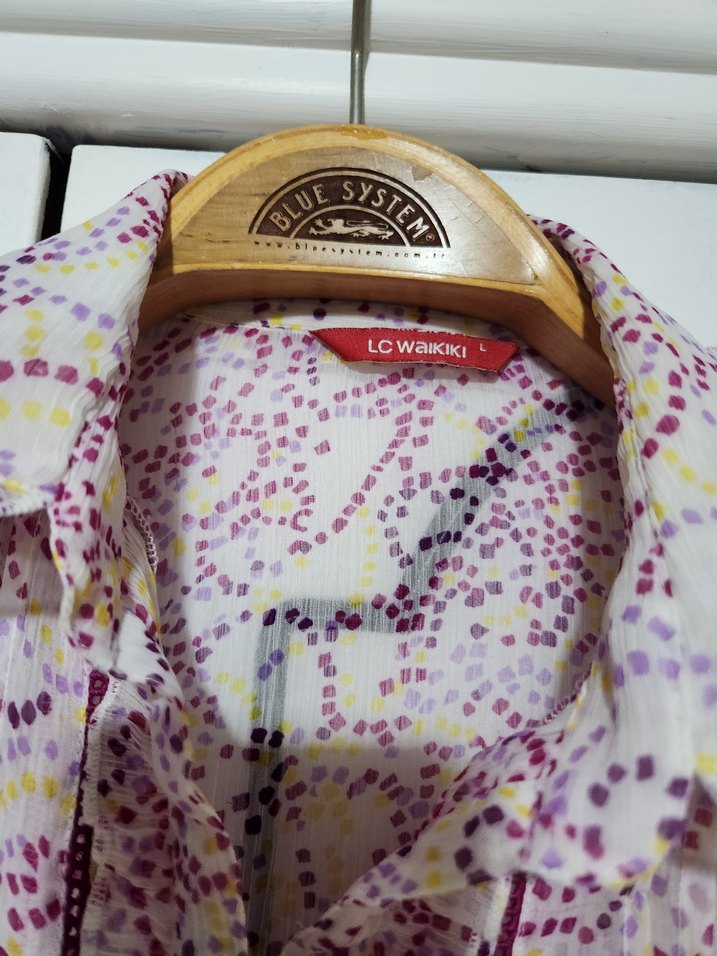 Mor Tonlu Fırfırlı Kısa Kollu Şifon Gömlek - Görsel 3