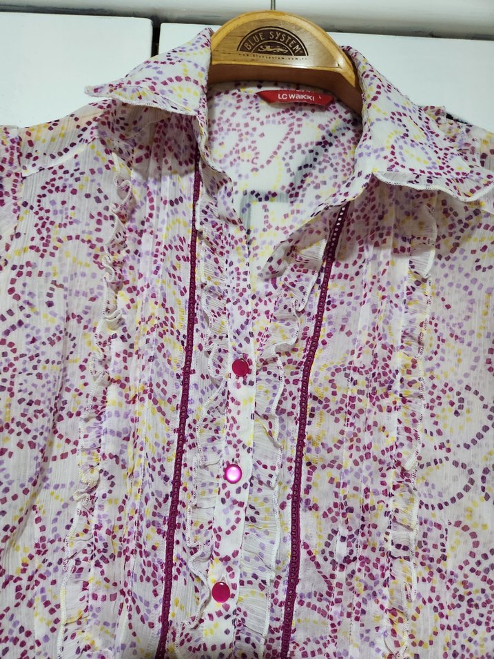 Mor Tonlu Fırfırlı Kısa Kollu Şifon Gömlek - Görsel 5