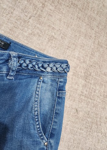 Bel Detaylı Bol Kesim Kadın Kot Pantolon - Görsel 4