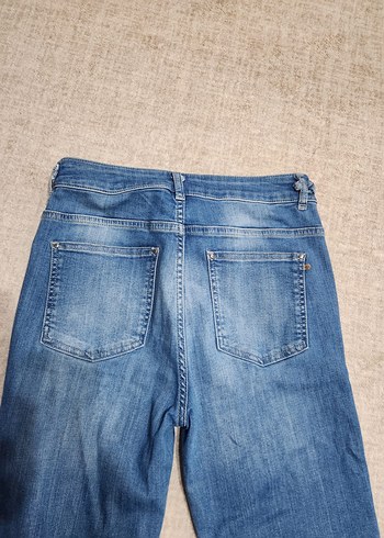 Bel Detaylı Bol Kesim Kadın Kot Pantolon - Görsel 6