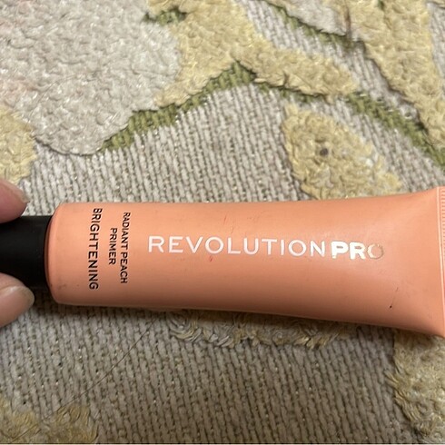 Revolution Revolution Pro makyaj bazı