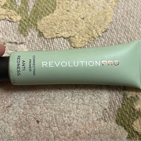 Revolution Revolution Pro makyaj bazı