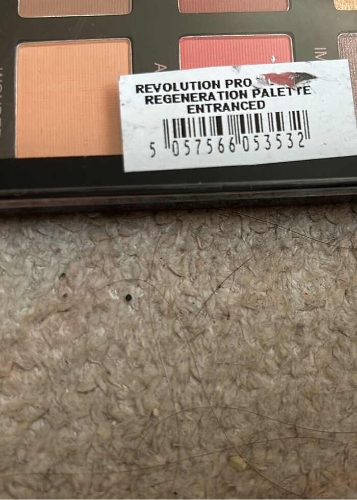 Revolutıon Pro Regeneration Eyeshadow Palette - Entranced - Görsel 2
