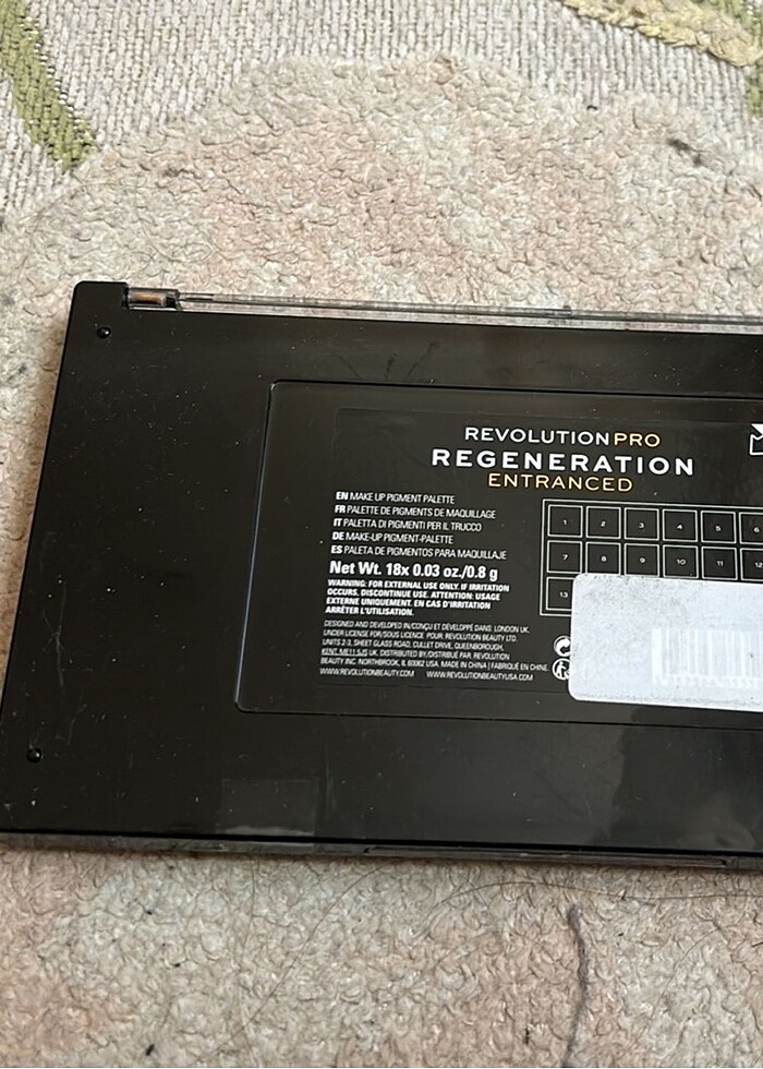 Revolutıon Pro Regeneration Eyeshadow Palette - Entranced - Görsel 3