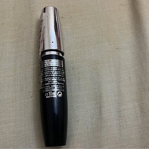 Beden Maybelline Newyork The Classic Volume Express Maskara Extra Blac