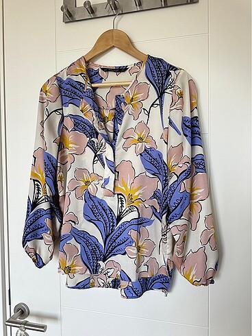 Zara çiçek desenli saten gömlek