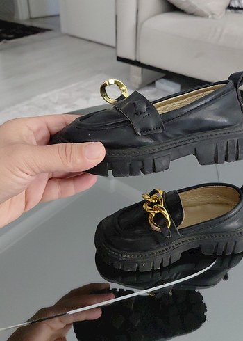 Zincir Detaylı Siyah Kadın Loafer - Görsel 7