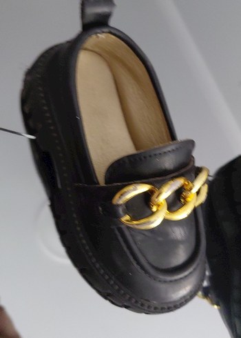 Zincir Detaylı Siyah Kadın Loafer - Görsel 6