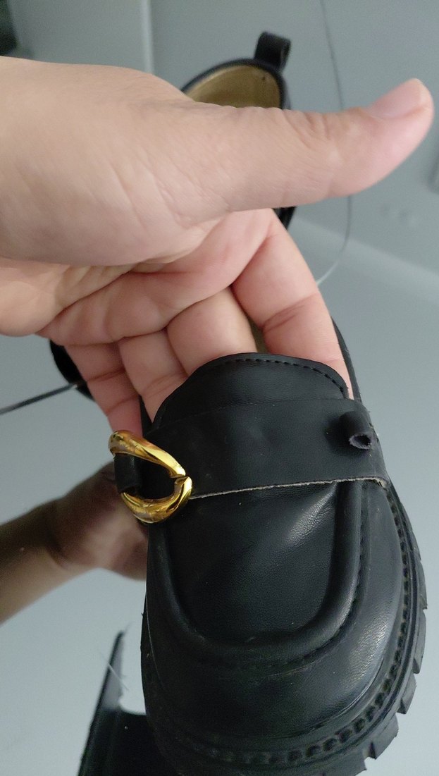 Zincir Detaylı Siyah Kadın Loafer - Görsel 2