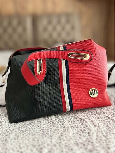 Tommy hilfiger çanta