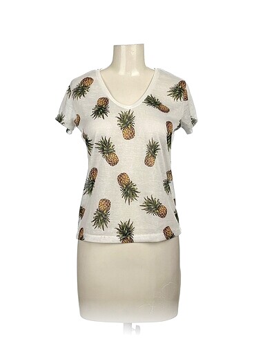 Koton T-shirt %70 İndirimli.