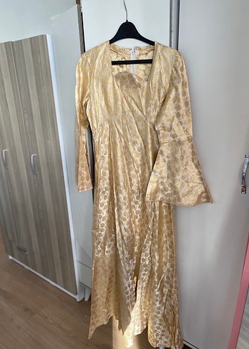 Uzun Kollu Drapeli Altın Renkli Vintage Kadın Elbise - Görsel 2