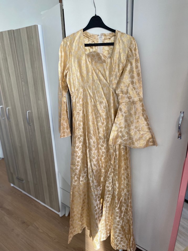 Uzun Kollu Drapeli Altın Renkli Vintage Kadın Elbise - Görsel 2