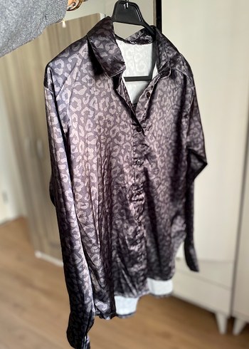 Zara Saten V Yaka Gri Leopar Desenli Kadın Gömlek