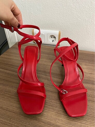 Bershka Kırmızı Topuklu Ayakkabı