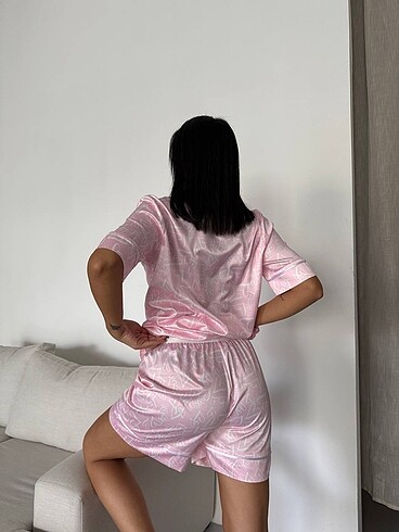 m Beden Victoria secret saten şortlu pijama